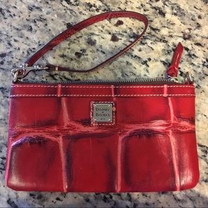 🐊Dooney & Bourke Large Croc embossed Wristlet 🐊